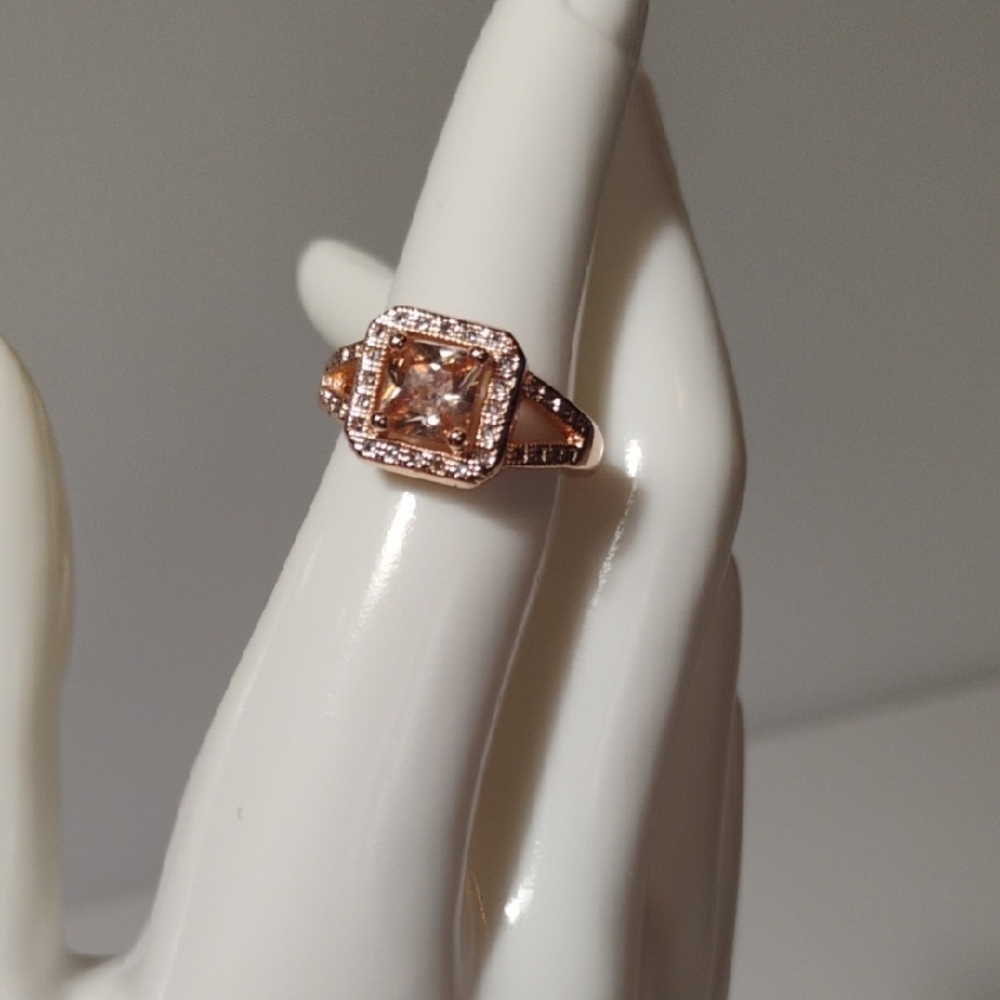 Rose Gold Crystal Ring Beautiful Pink And Peach Color Size 5.5